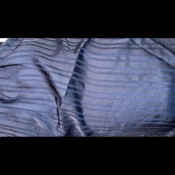 Forever 21 women’s dark blue - Picture 5 of 5